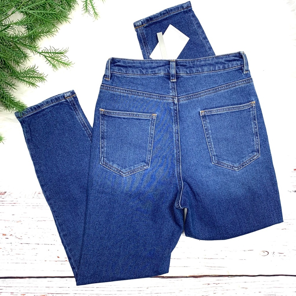 👖NWT, from UK Skinny Mom Jean👖
